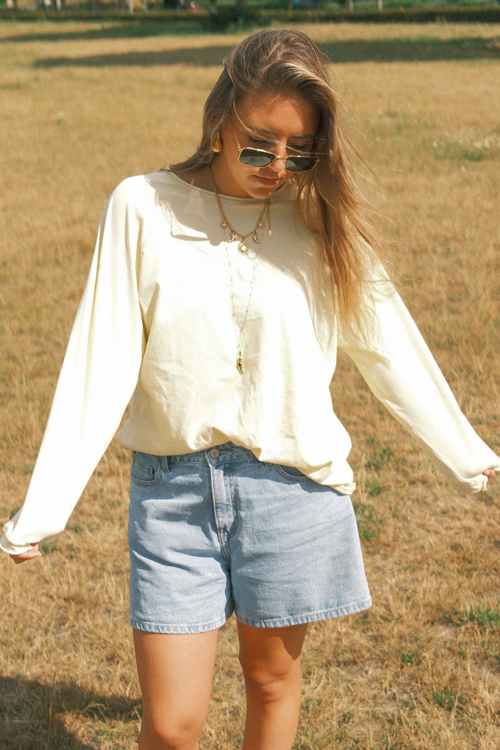 MAGGY BASIC LONGSLEEVE BUTTER YELLOW