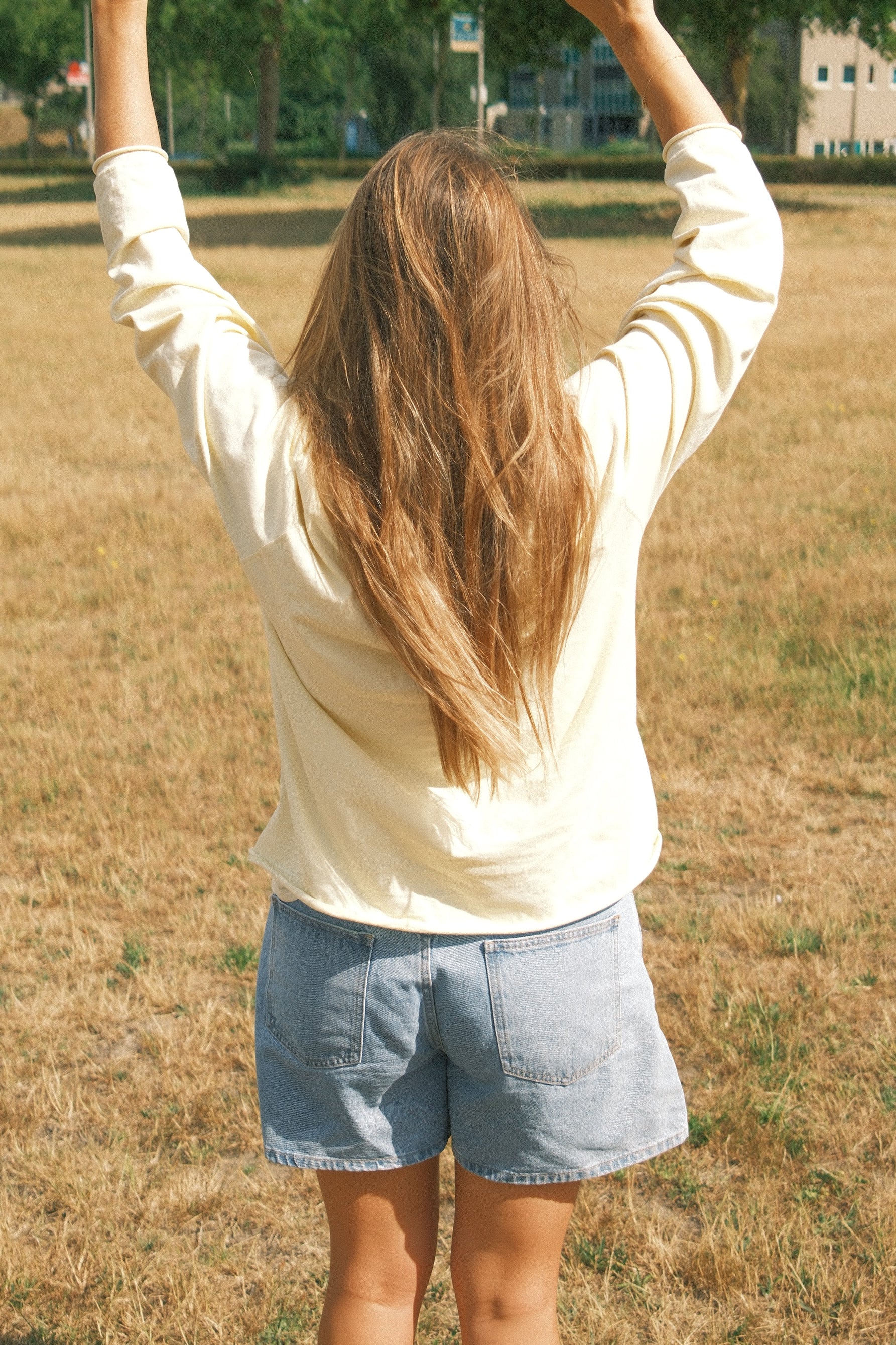 MAGGY BASIC LONGSLEEVE BUTTER YELLOW