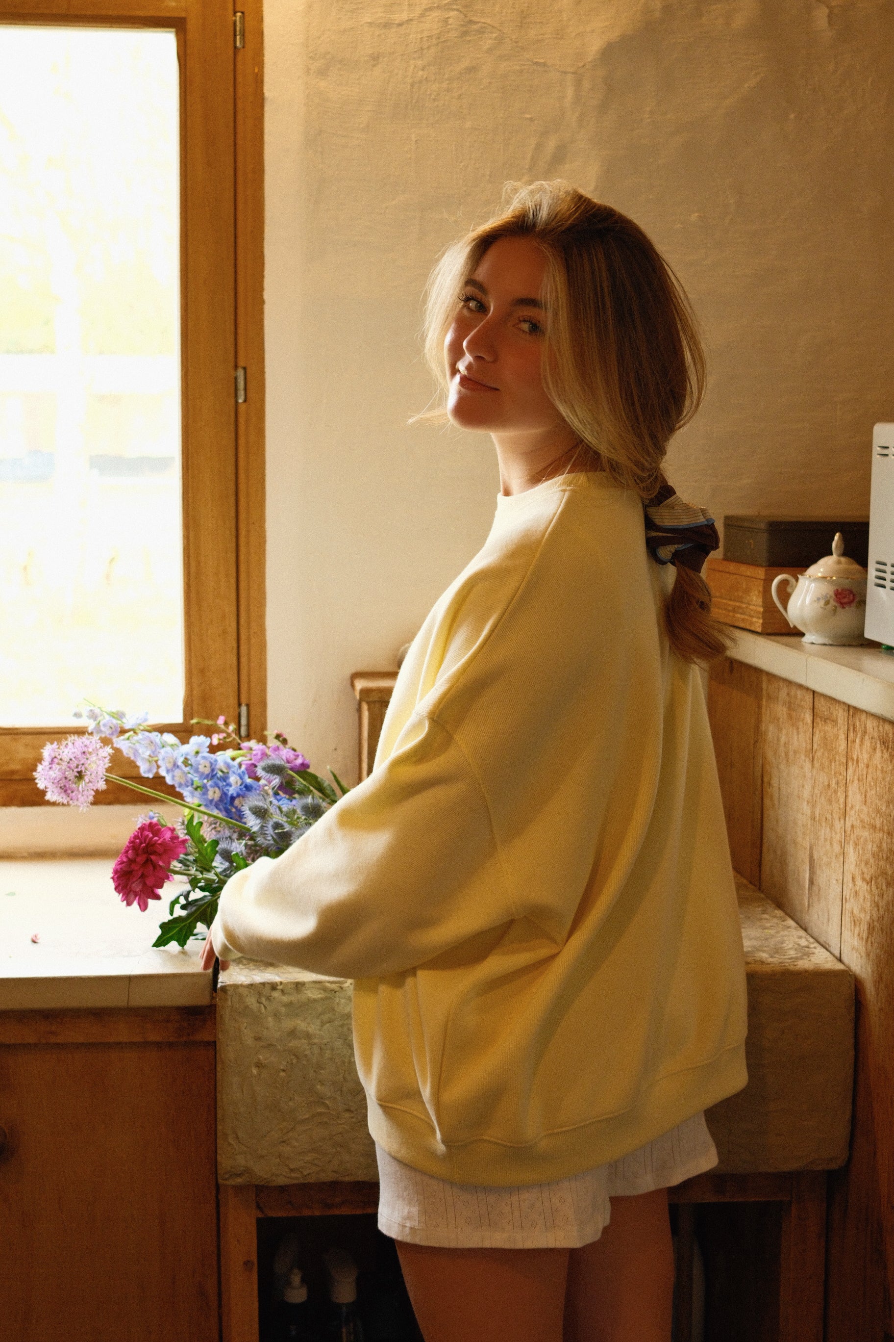 ESSENTIAL OVERSIZED SWEATER BUTTER YELLOW
