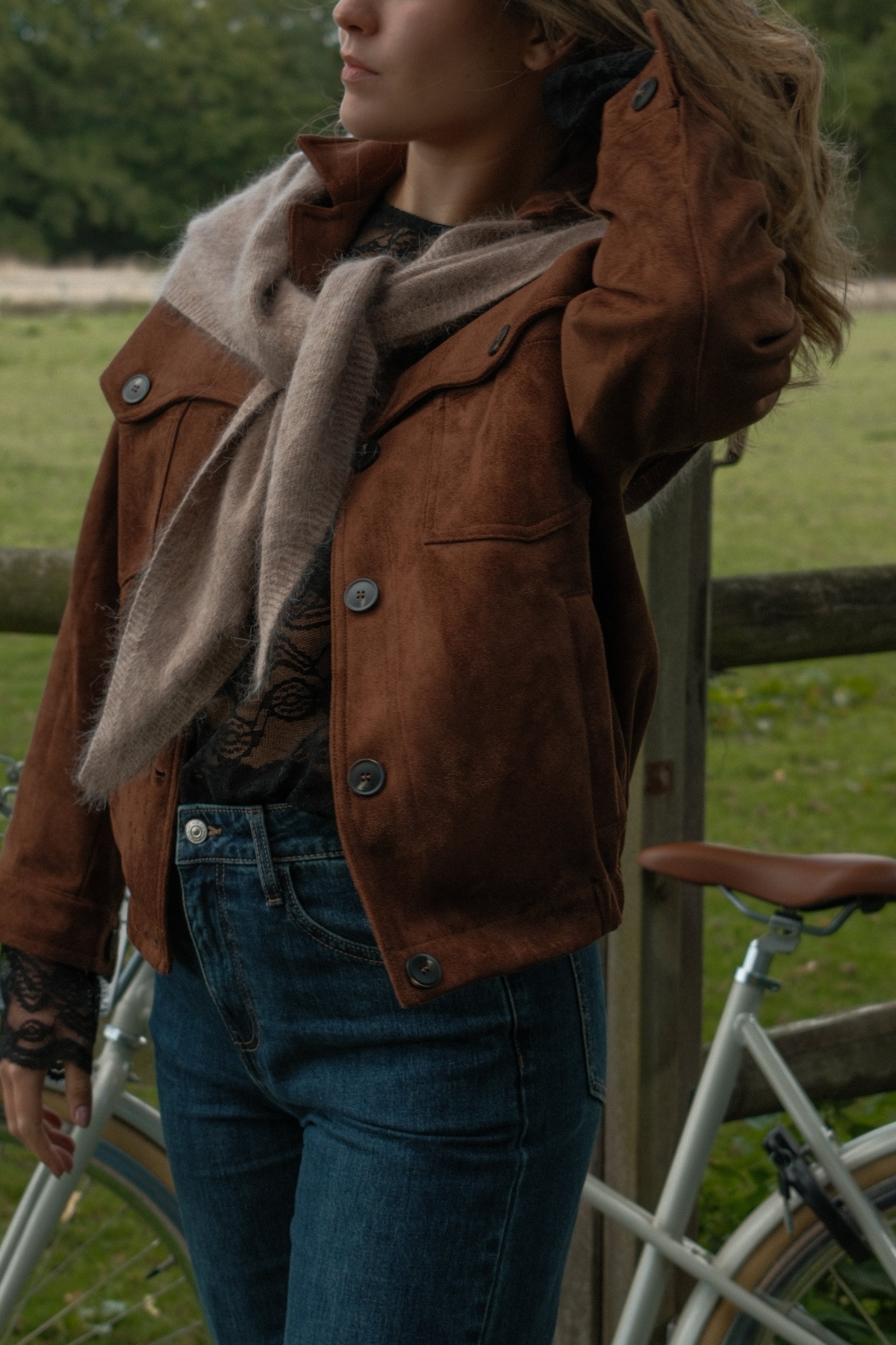 THE ANGORA SCARF BEIGE/TAUPE