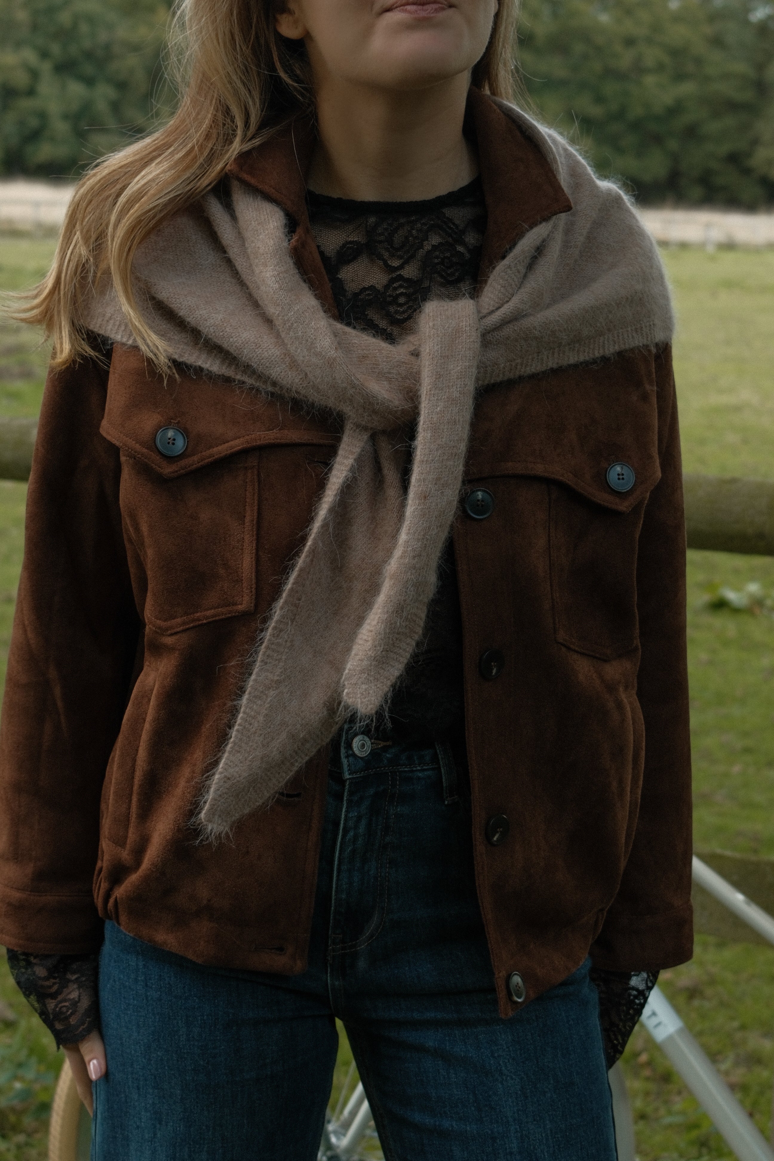 THE ANGORA SCARF BEIGE/TAUPE