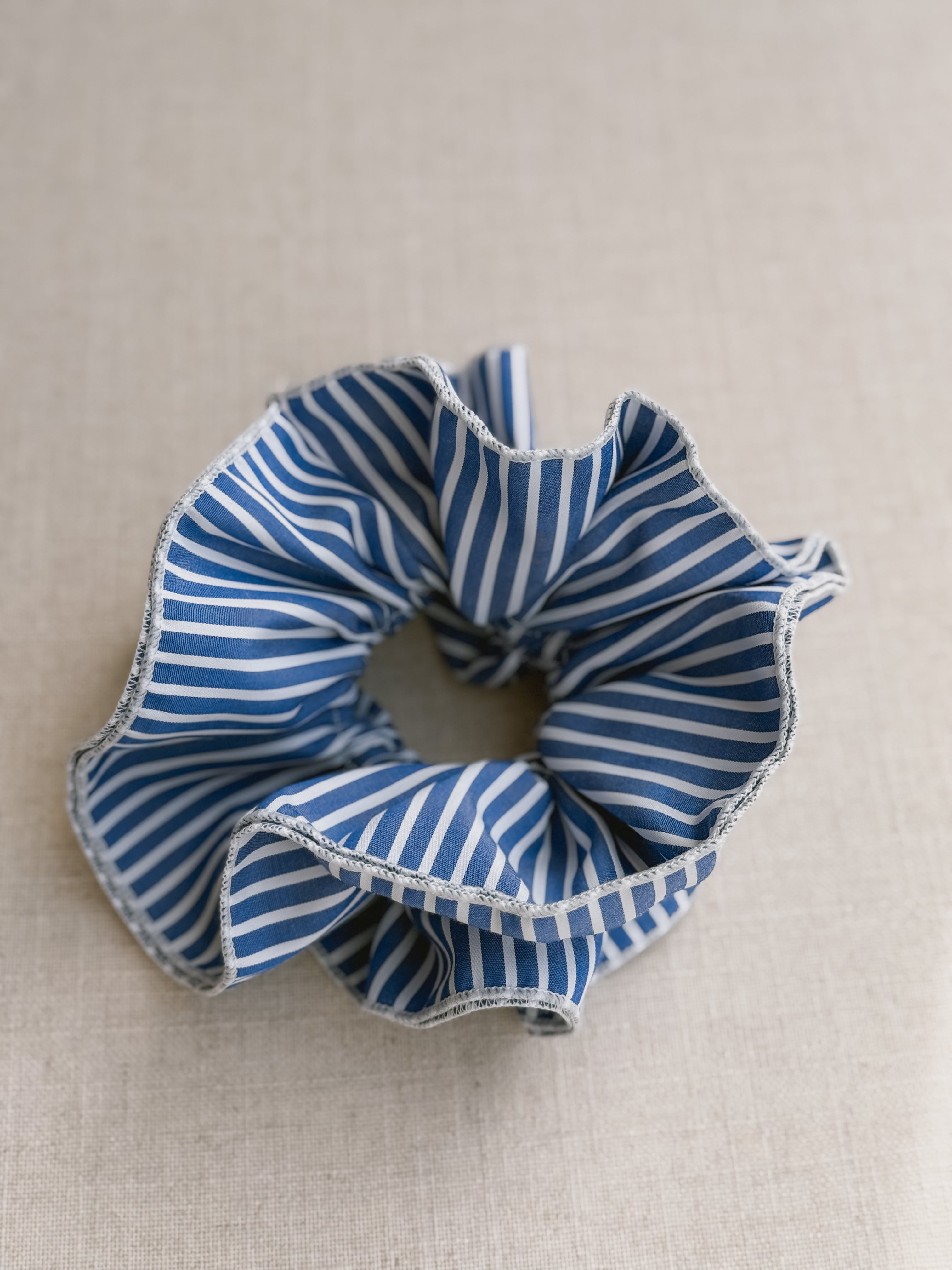 A/S SCRUNCHIE BLUE STRIPED