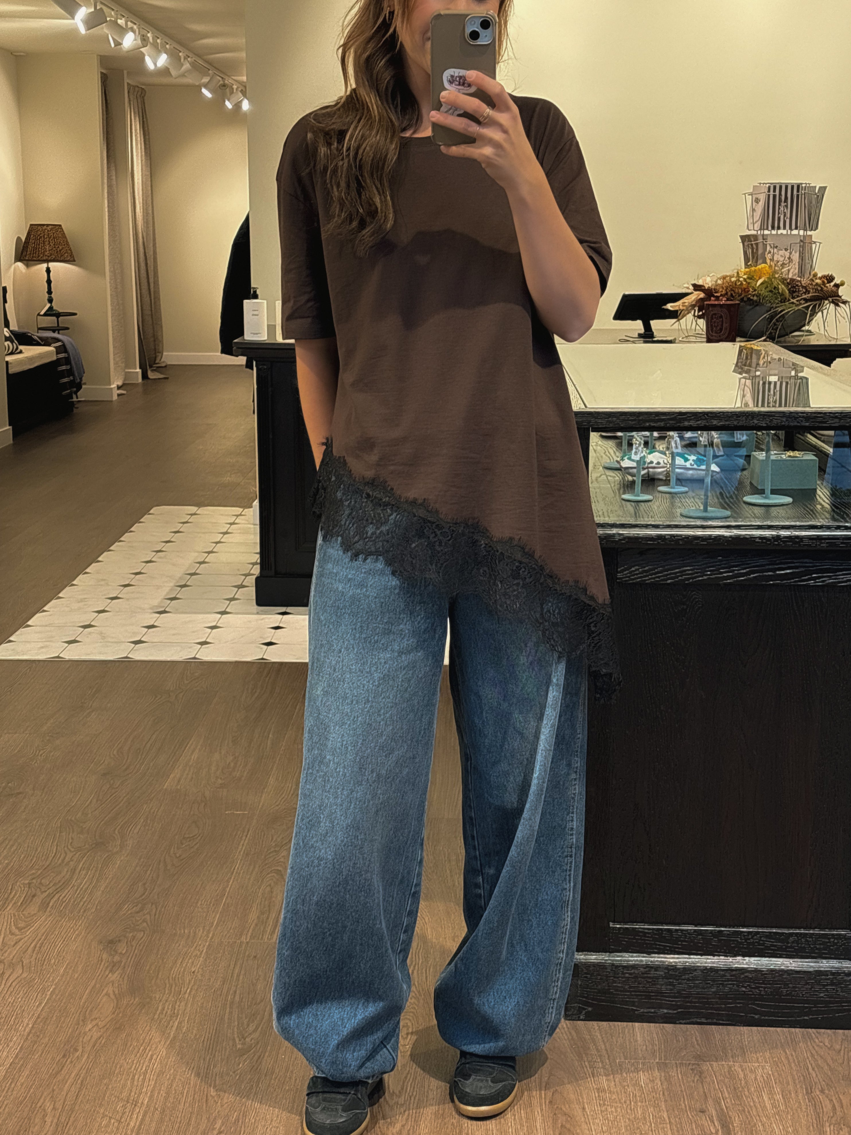 OVERSIZED LACE TEE CHOCO