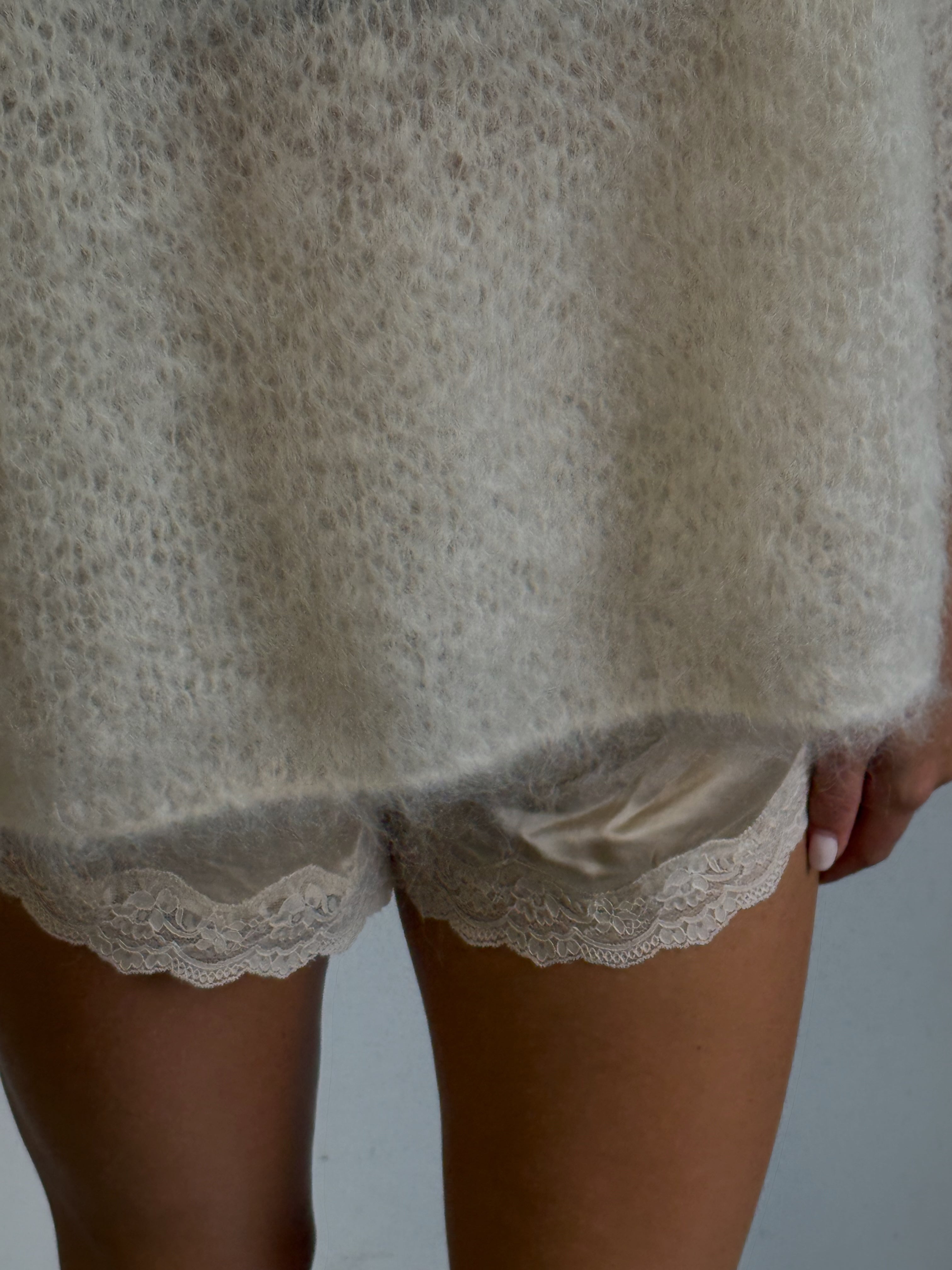 THE MOHAIR CLOUD KNIT OFF-WHITE
